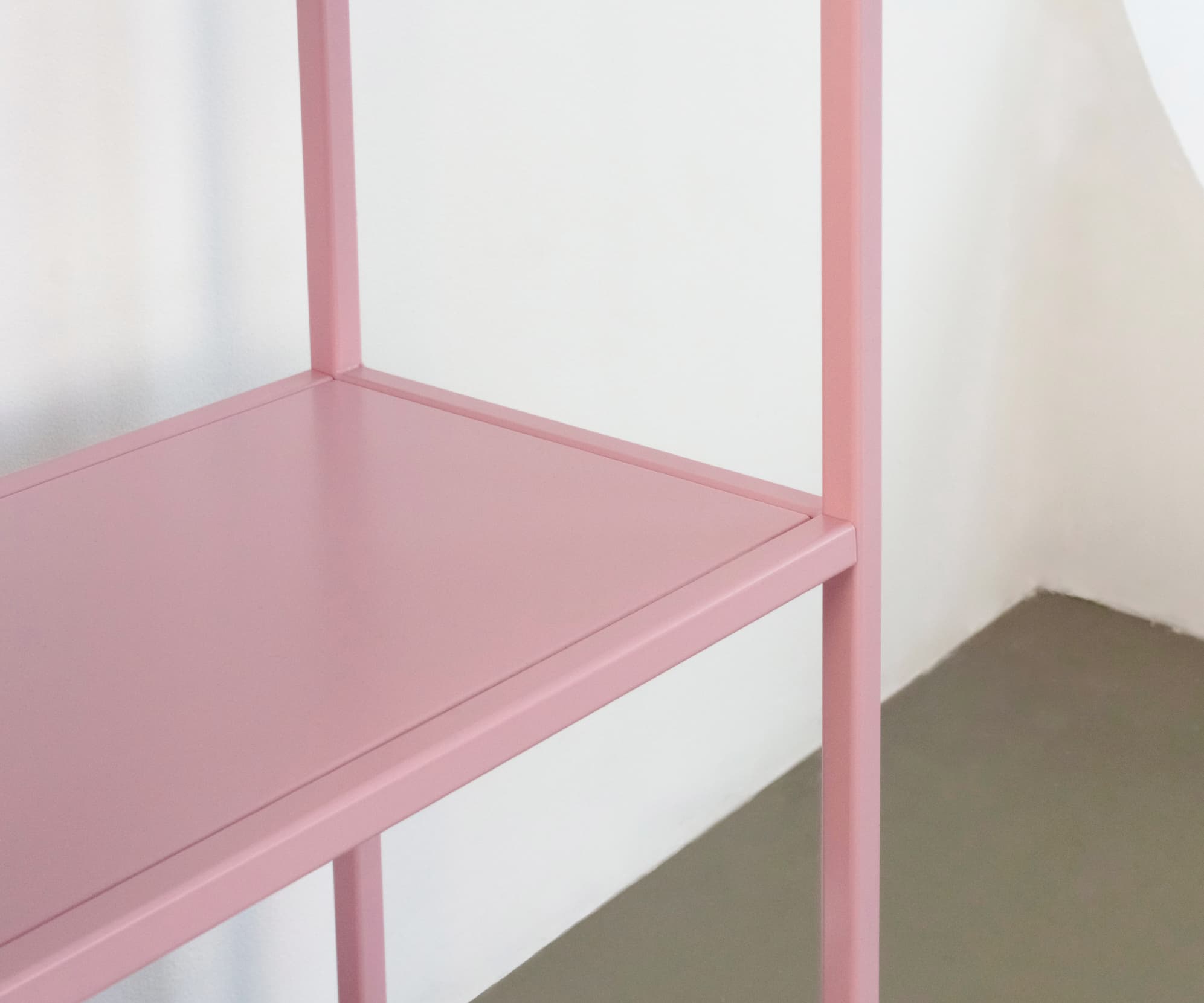 Стеллаж металлический 155х60х25, розовый