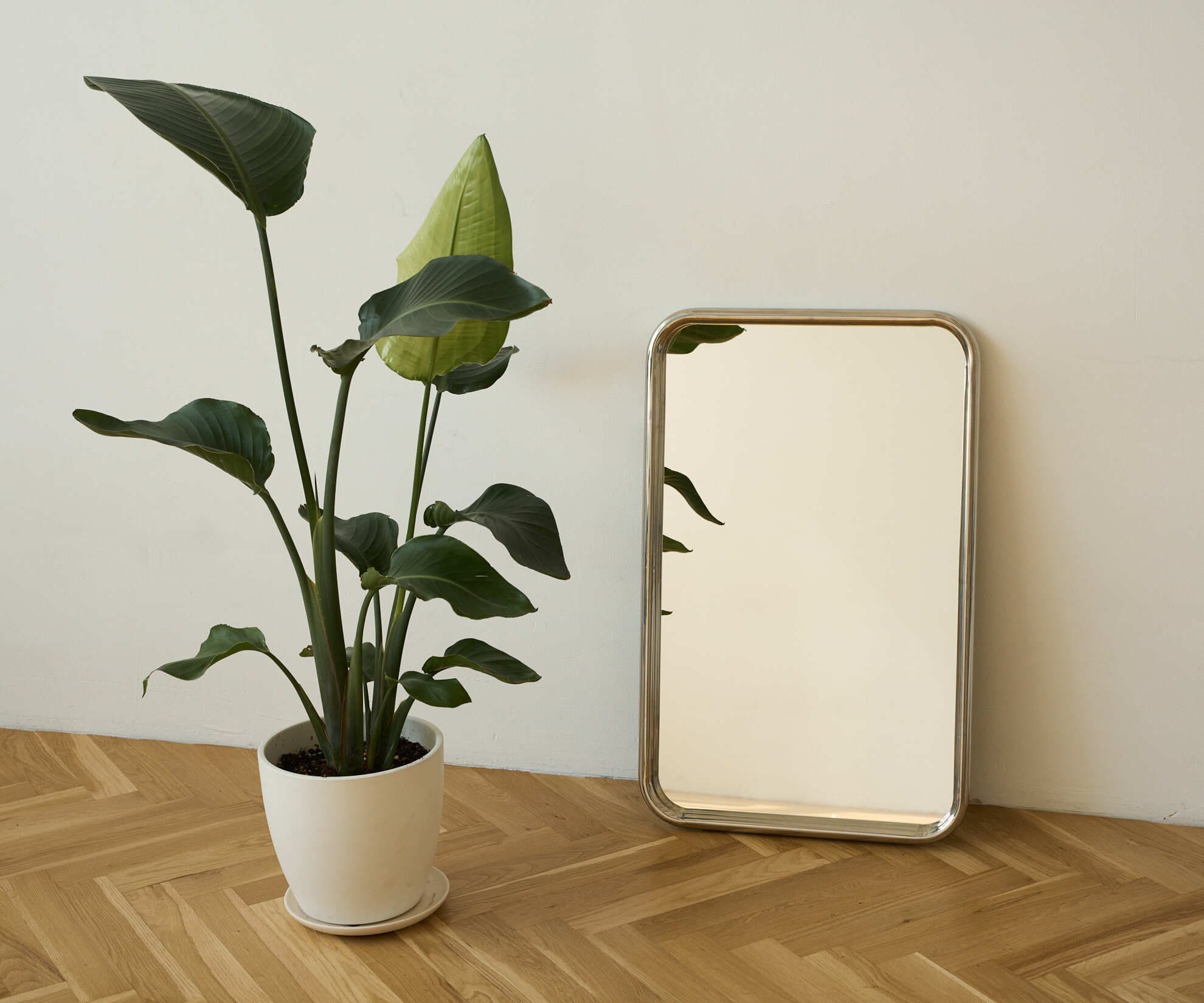 Зеркало на металлической раме 50х80 см, хром