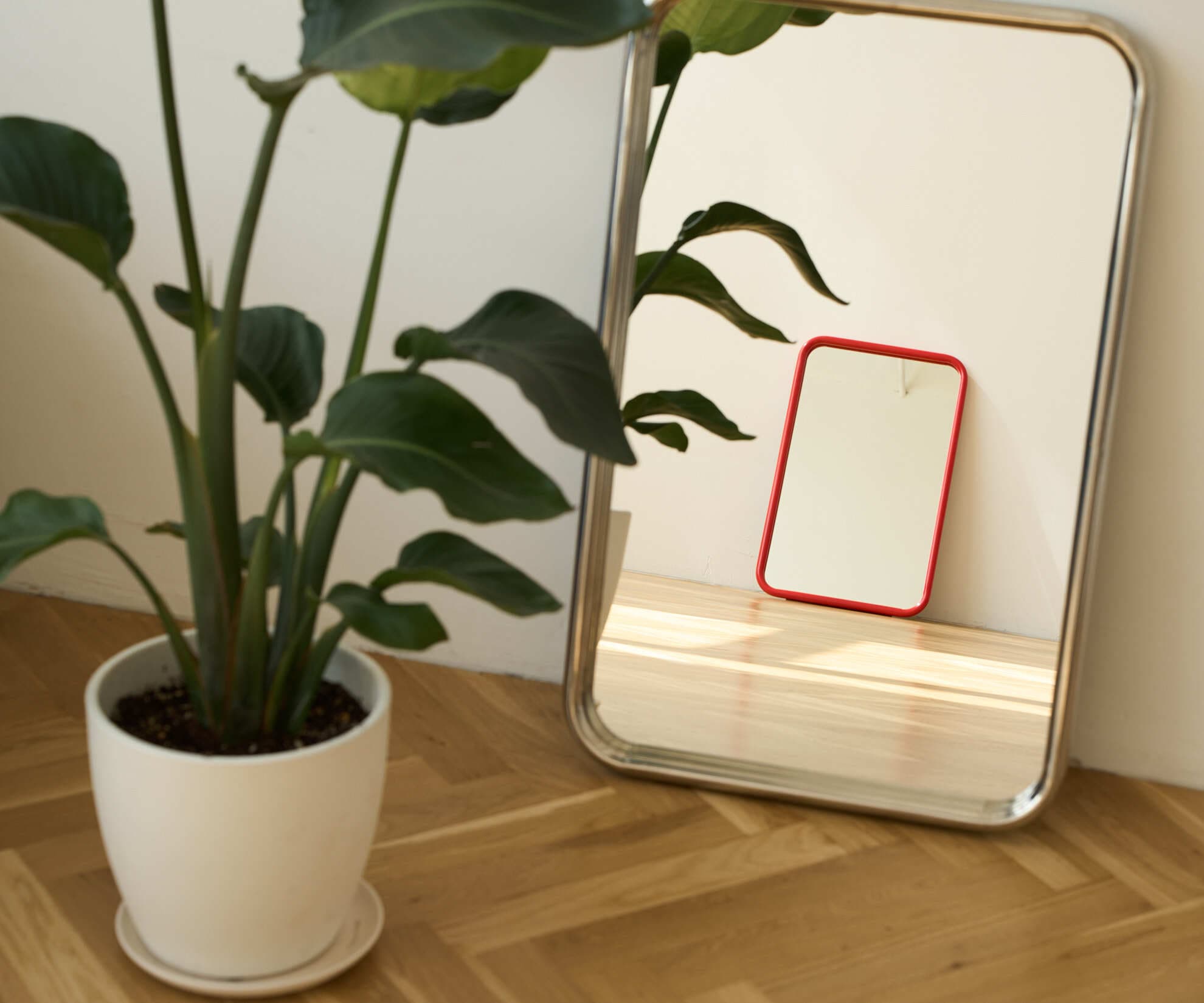 Зеркало на металлической раме 50х80 см, хром