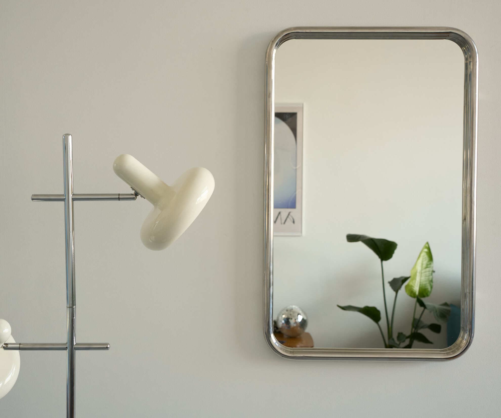 Зеркало на металлической раме 50х80 см, хром