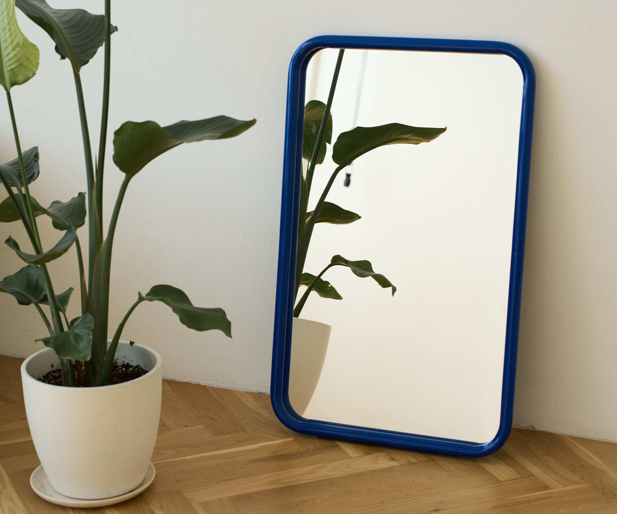 Зеркало на металлической раме 50х80 см, синее
