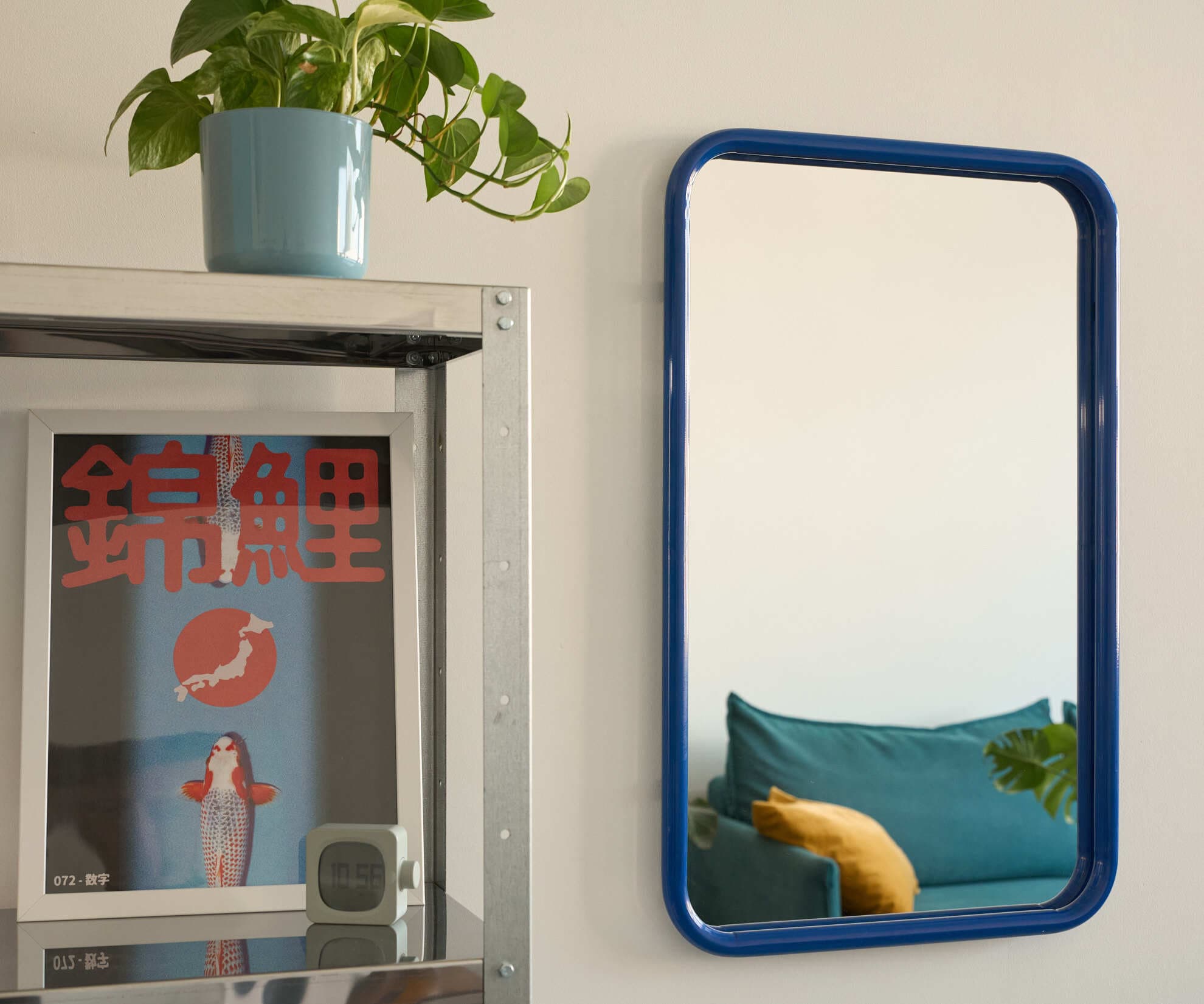 Зеркало на металлической раме 50х80 см, синее