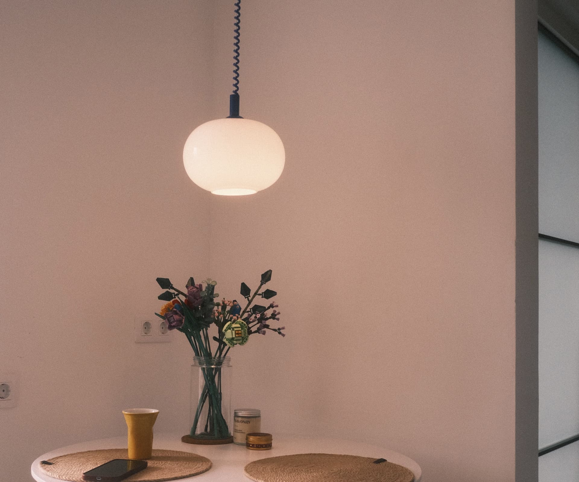 Люстра Wire, красная