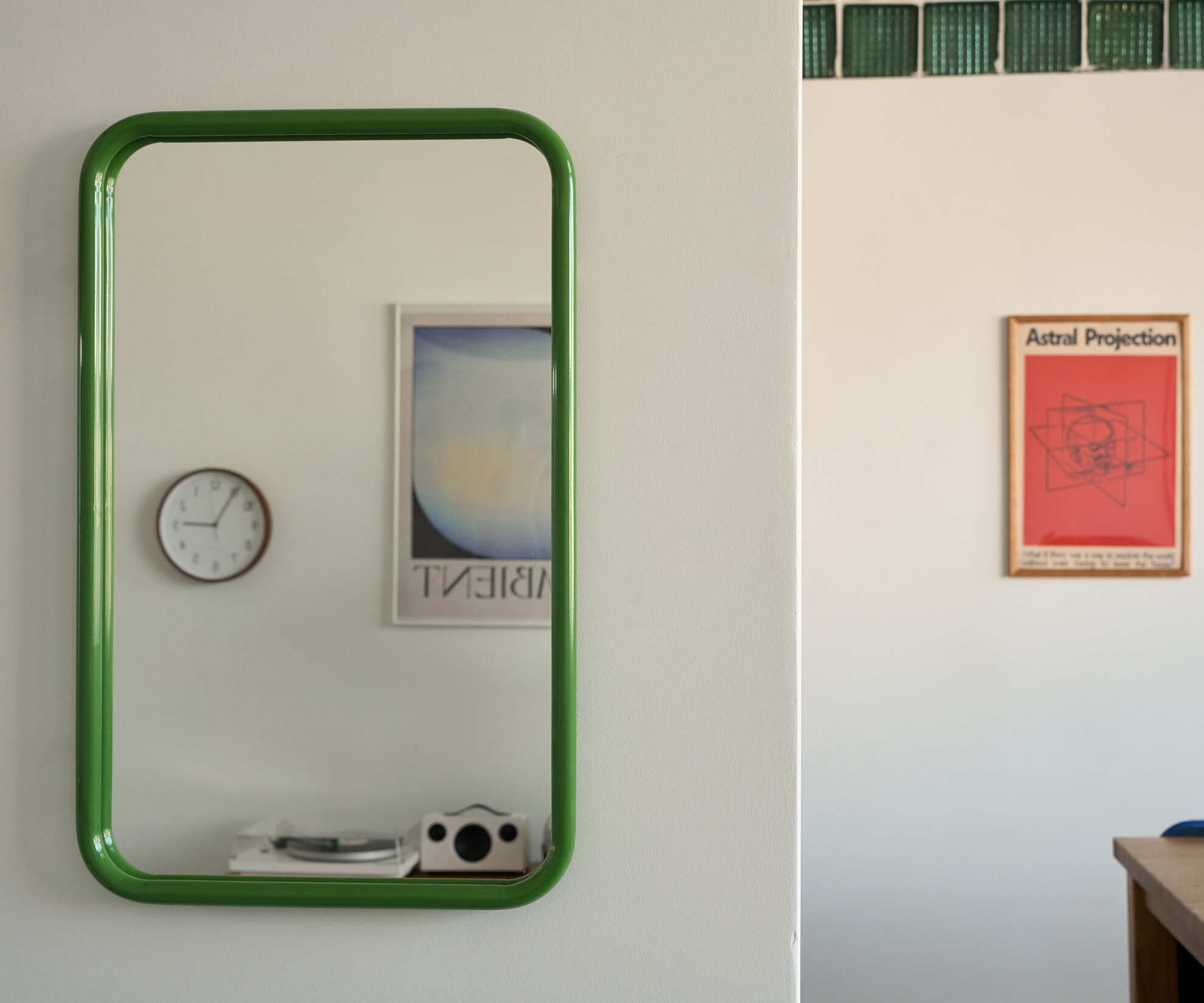 Зеркало на металлической раме 50х80 см, зеленое