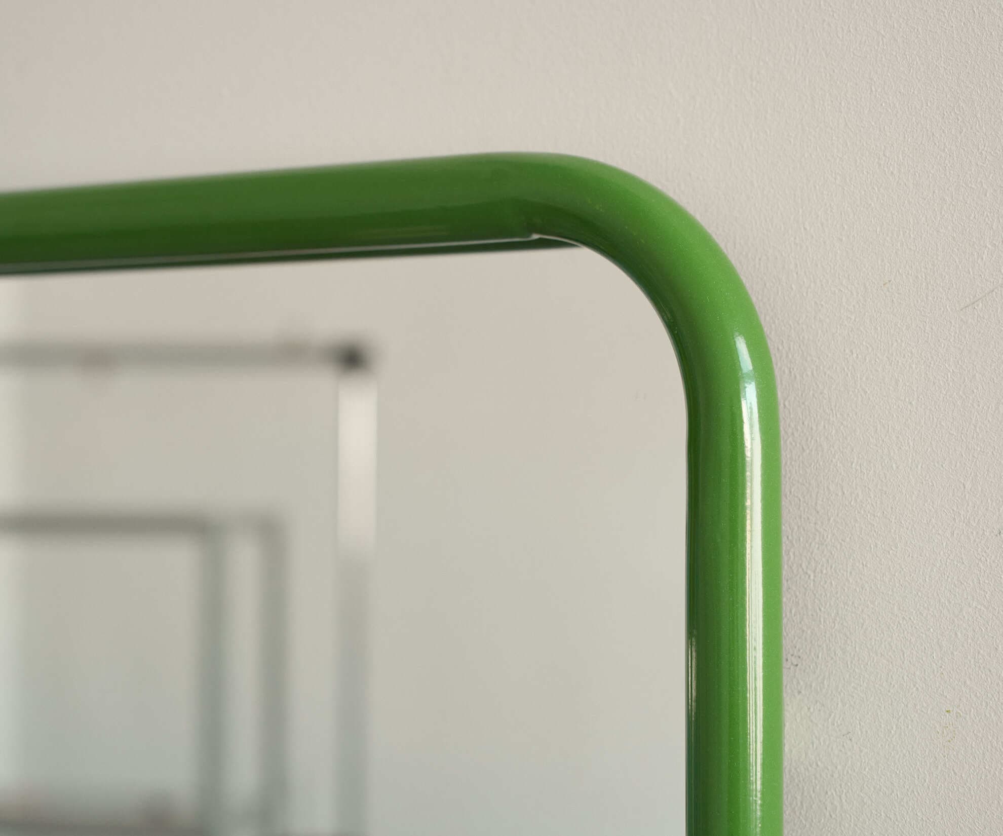 Зеркало на металлической раме 50х80 см, зеленое