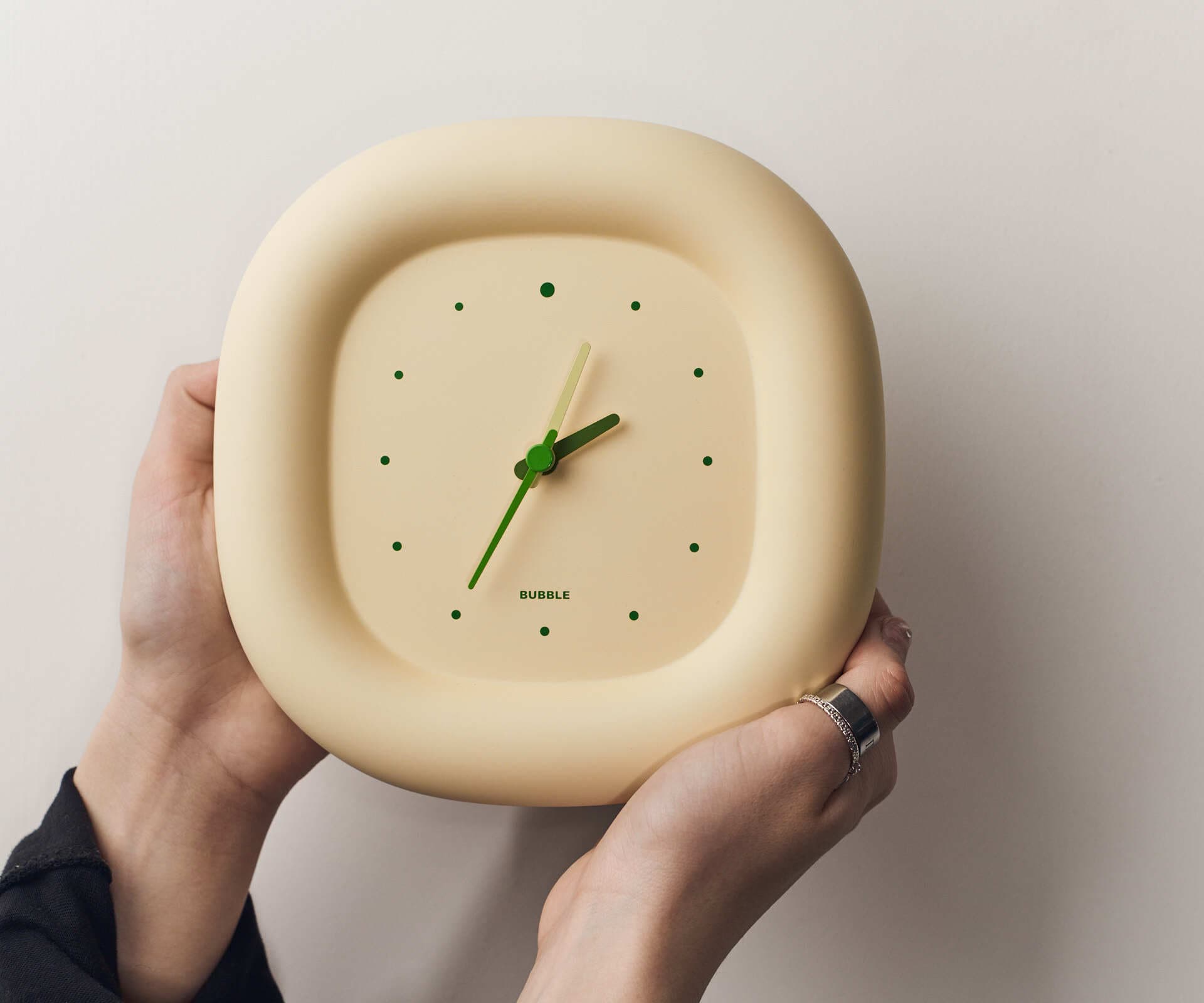 Часы настенные MUID