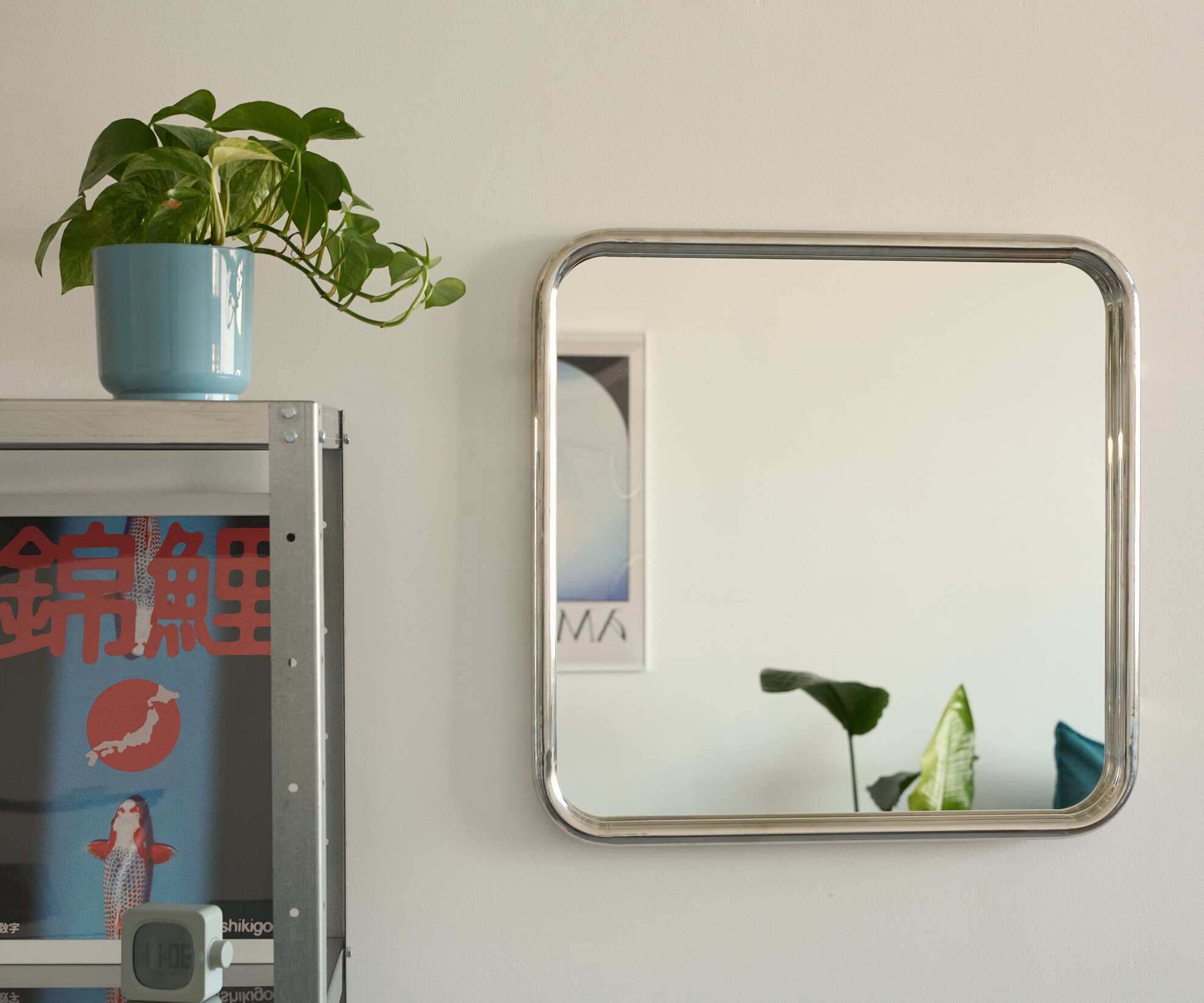 Зеркало на металлической раме, хром