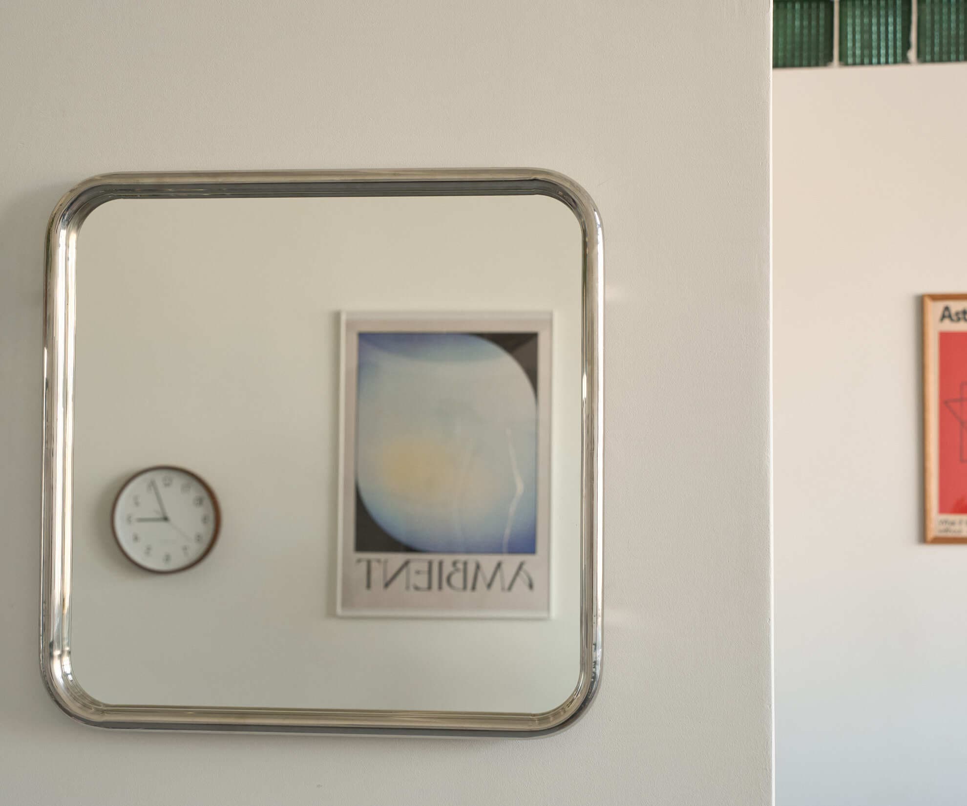 Зеркало на металлической раме, хром