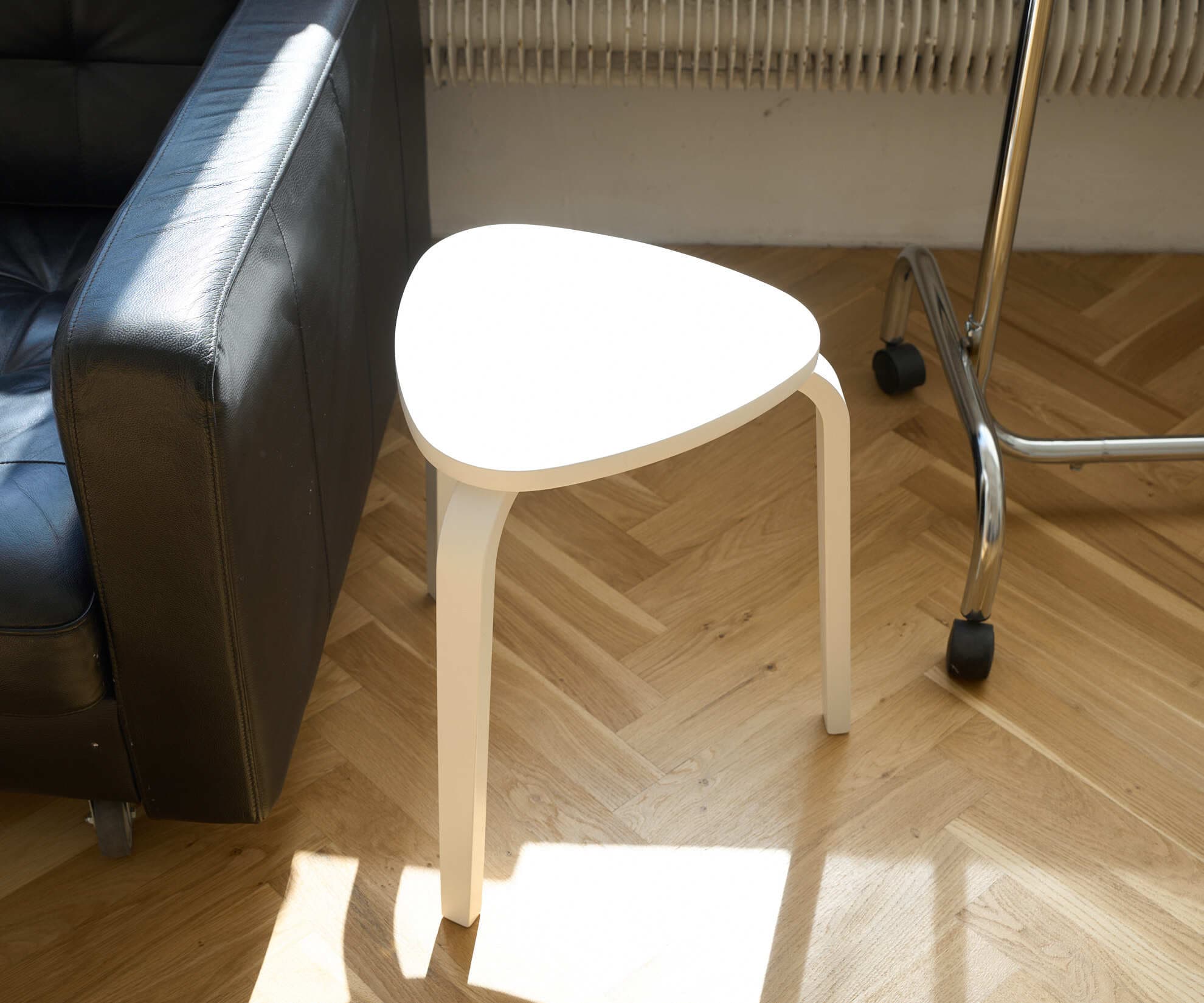 Табурет из фанеры, белый