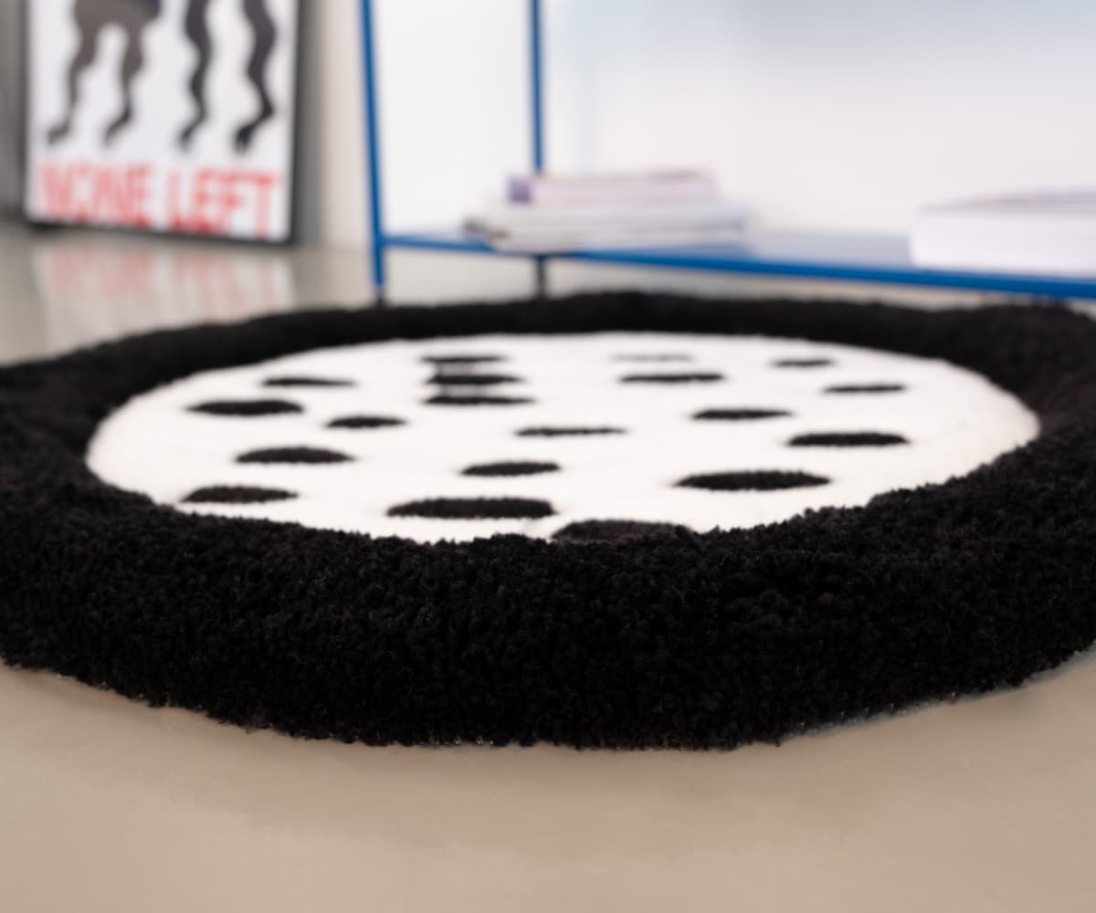 Коврик-лежанка черно-белая, 70х75