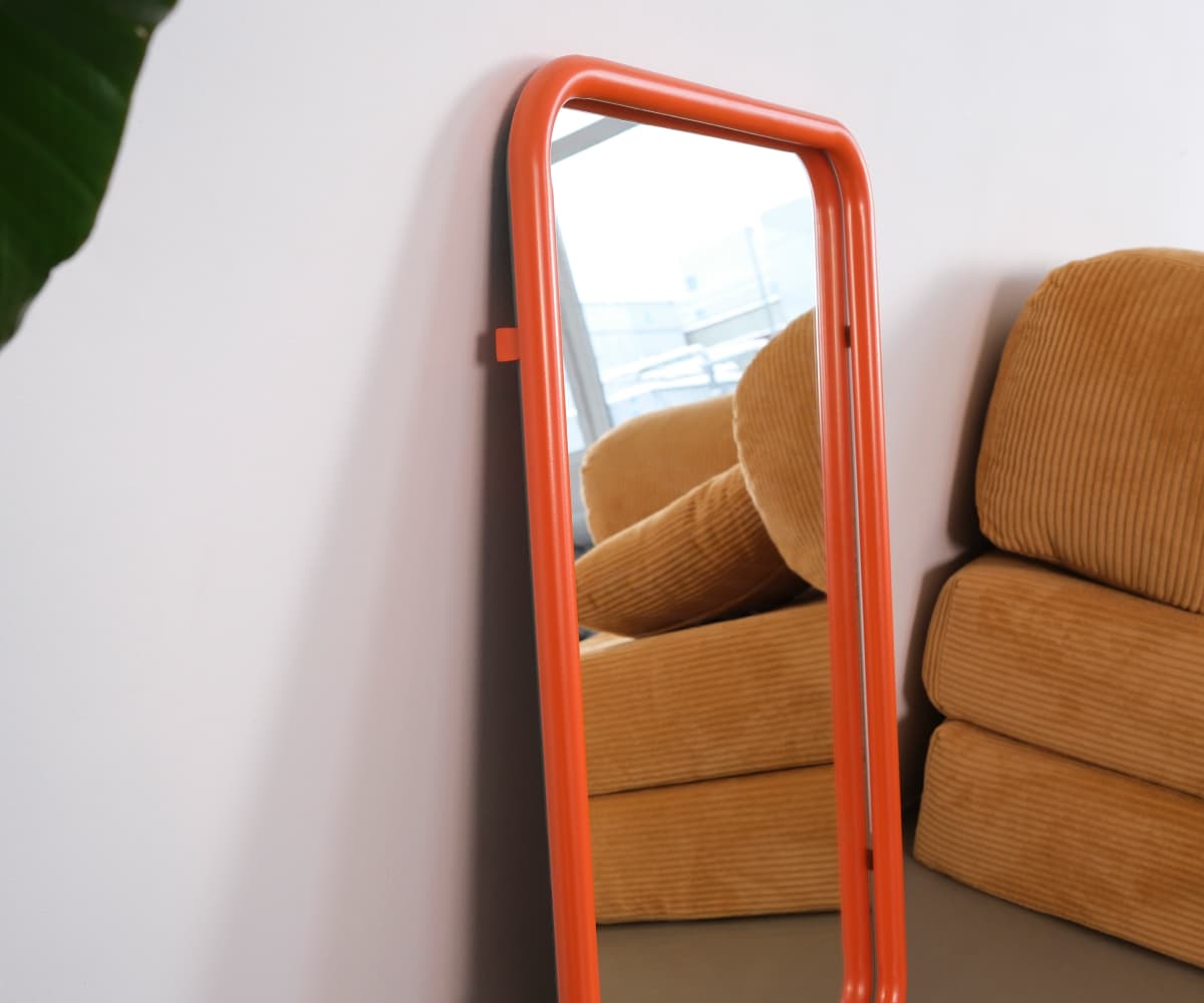 Зеркало на металлической раме 50х80 см, оранжевое