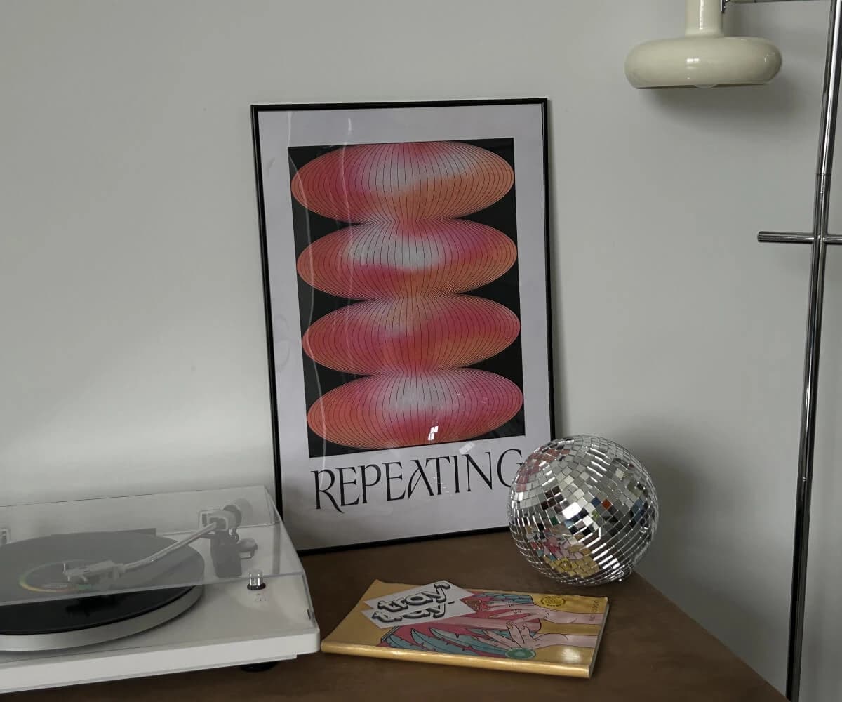 Постер Repeating